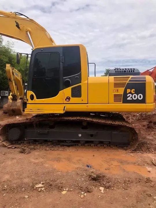 Escavadeira Komatsu PC200 ano 2015 (repasse) - Foto 5