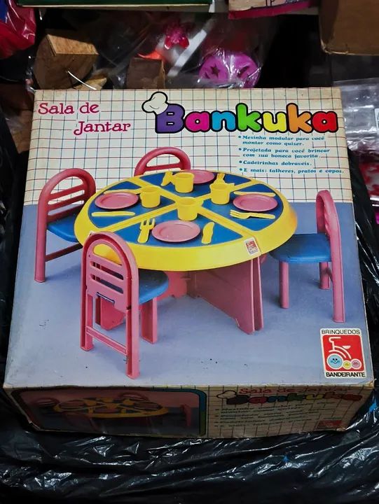 Conjunto de Mesa e Cadeiras de Brinquedo antigo anos 70-80-90 Bankuka Sala de Jantar