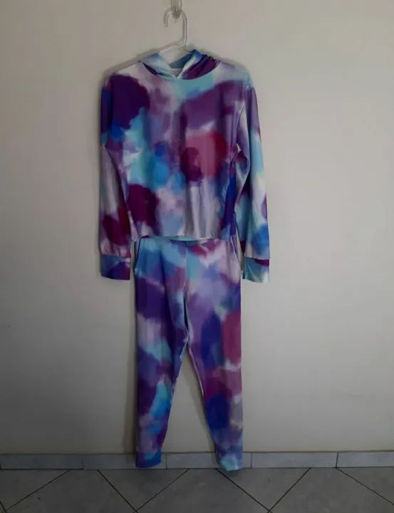 conjunto tie dye calça e blusa com capuz tam.P - Foto 2