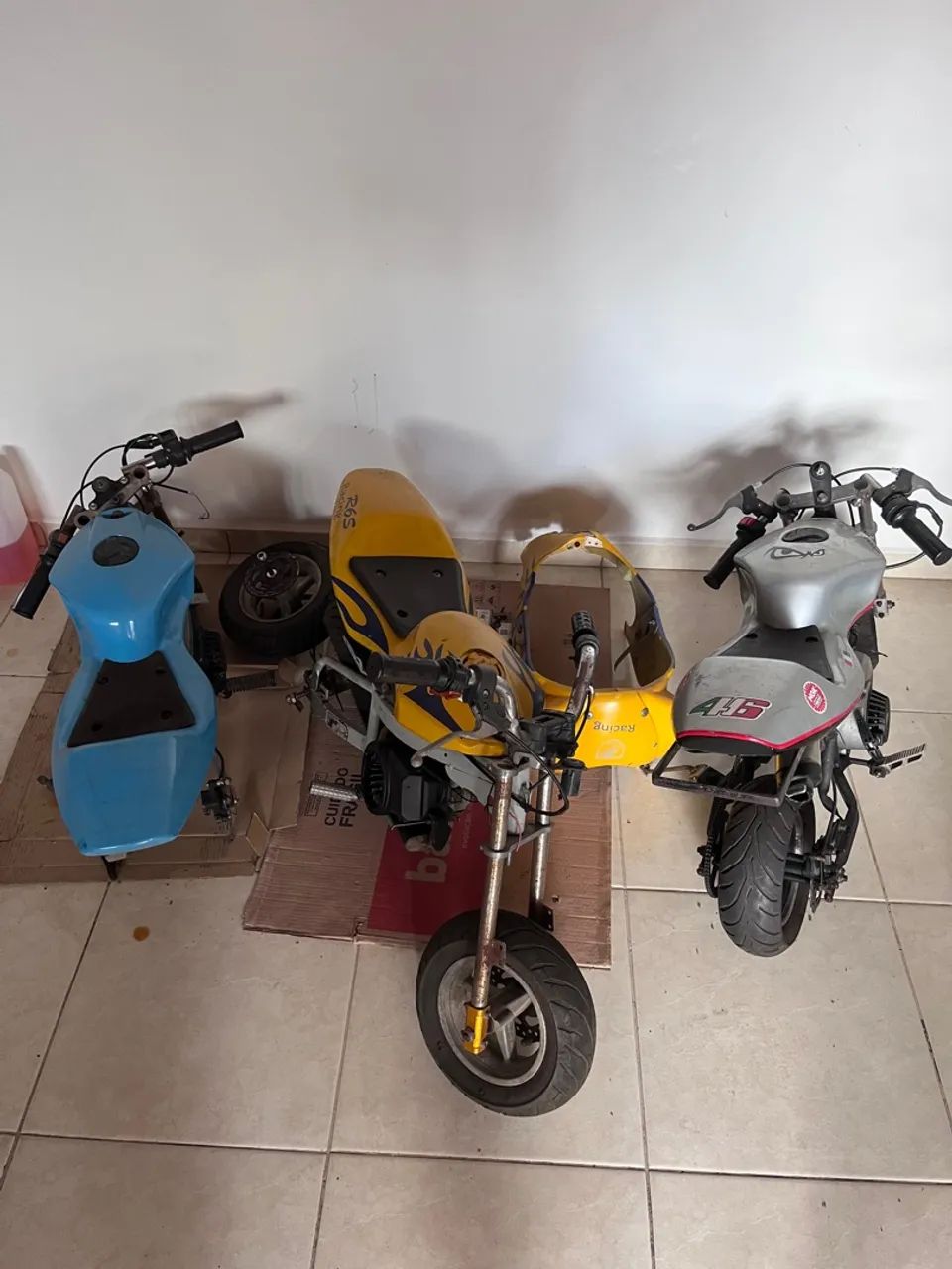 Três Mini Motos e um quadriciclo reformar 