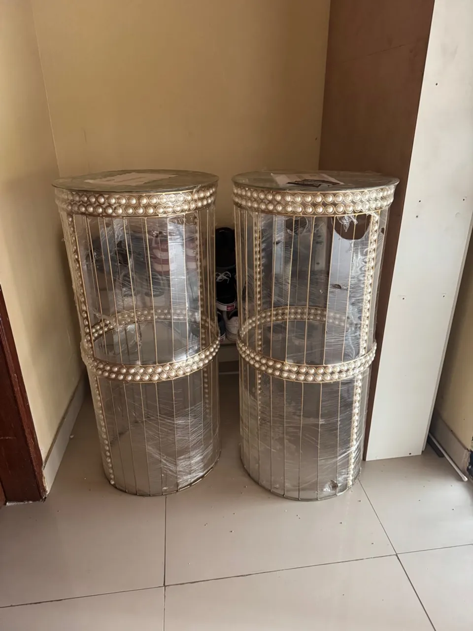 Mesa decoração de centro redonda de metal com detalhes em pérolas