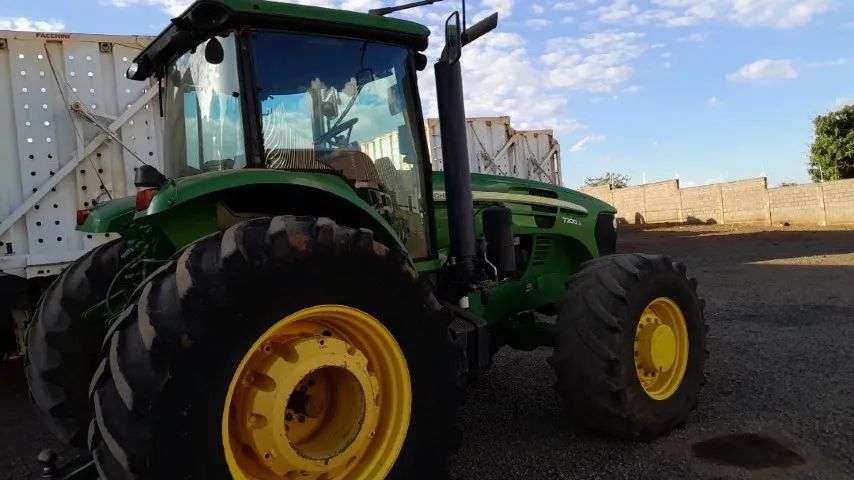 JOHN DEERE 7200J 200CV