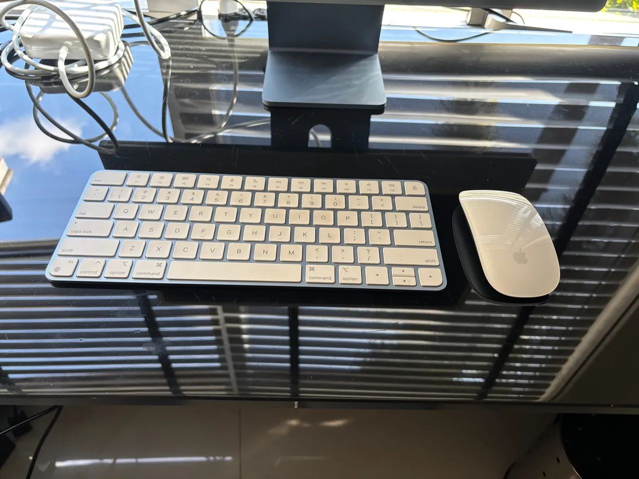 iMac Apple 24? com chip M3 - Azul - Tela 4.5K - Teclado e mouse inclusos - Foto 2