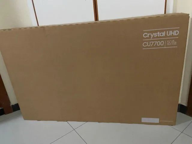 TV 4K MODELO 2024 SAMSUNG SMART 50" CONTROLE COM CARREGAMENTO SOLAR  POUCO USO SEM AVARIAS - Foto 2