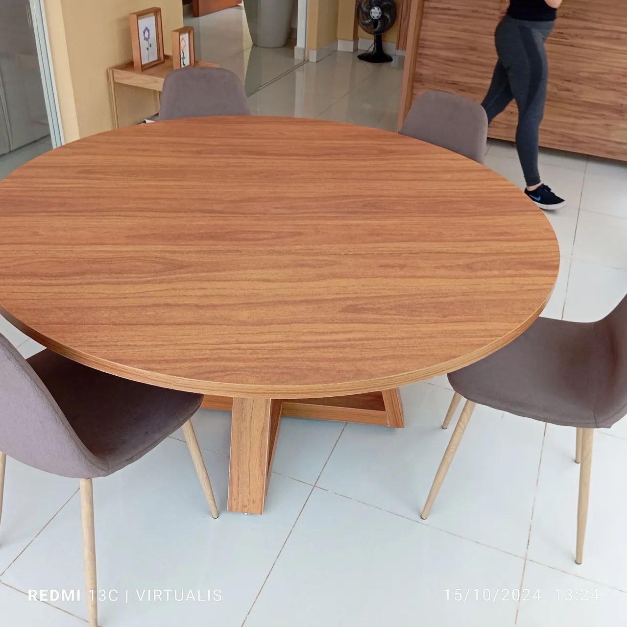 Mesa de Jantar Redonda em mdf - Foto 3
