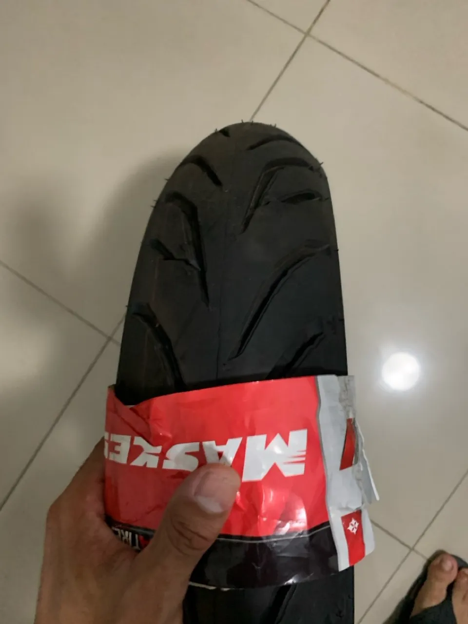 Pneu traseiro da cb300, Twister , fazer etc? ligue *