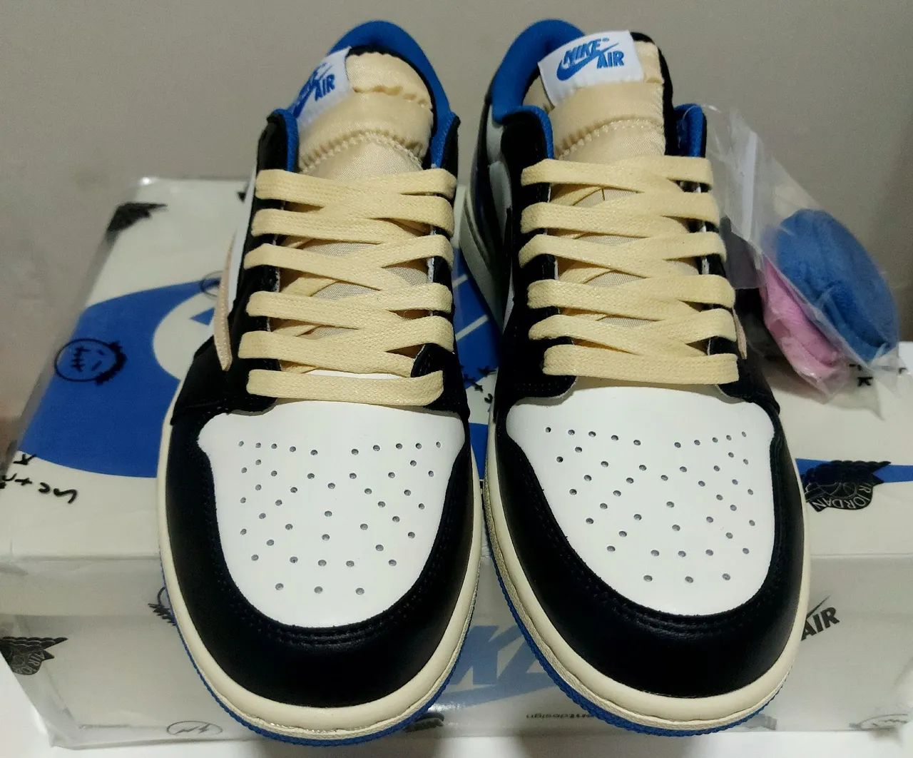 FRAGMENT DESIGN X TRAVIS SCOTT X AIR JORDAN 1 LOW - Foto 4