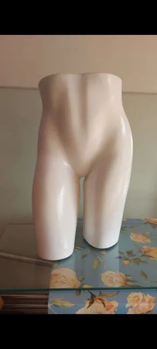 Balcão de Loja em MDF Branco, manequim  - Foto 5