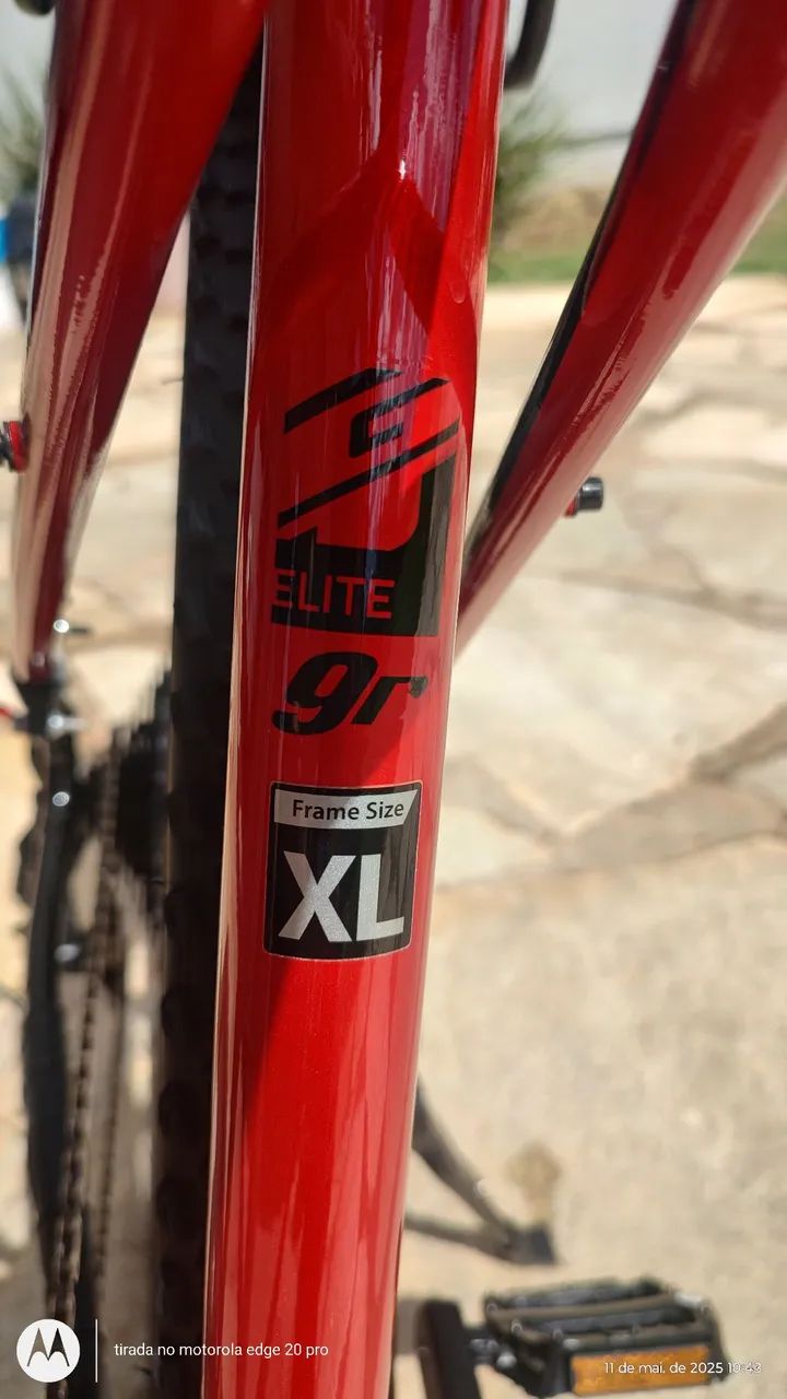 Bicicleta Mountain Bike Vermelha GT Avalanche Elite 29. - Foto 2