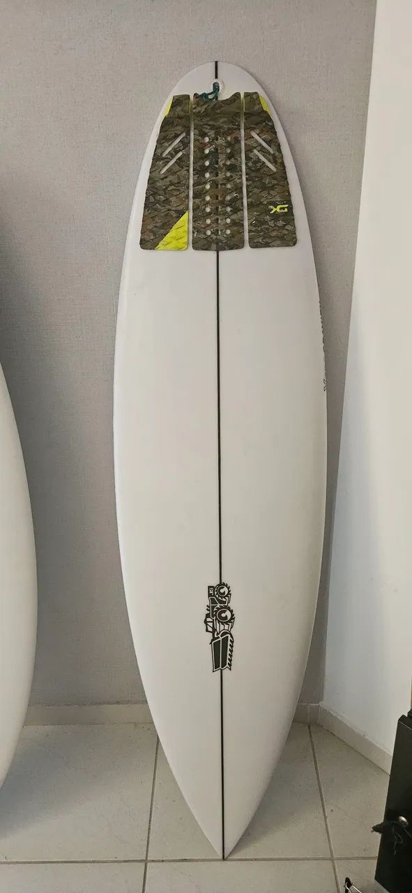 Prancha JS INDUSTRIES 5.9 28 LITROS. Usada apenas 4 vezes em piscina.