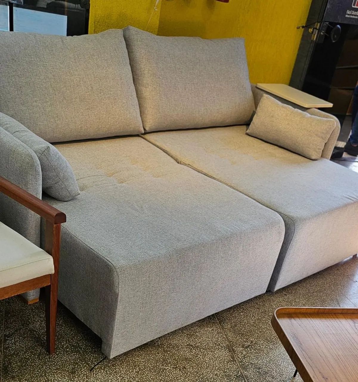 Sofá cama  em linho 2 lugares