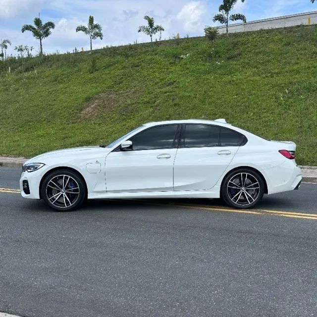 BMW 330E 2021