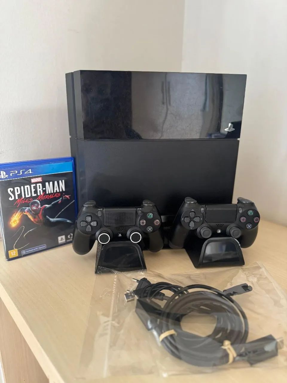 PlayStation 4 com Jogo Spider-Man: Miles Morales e Base multifuncional  - Foto 3