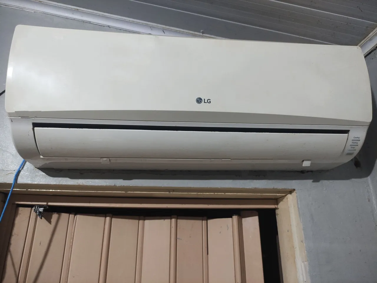 Ar Condicionado LG Inverter 9000btus 220w Quente/Frio