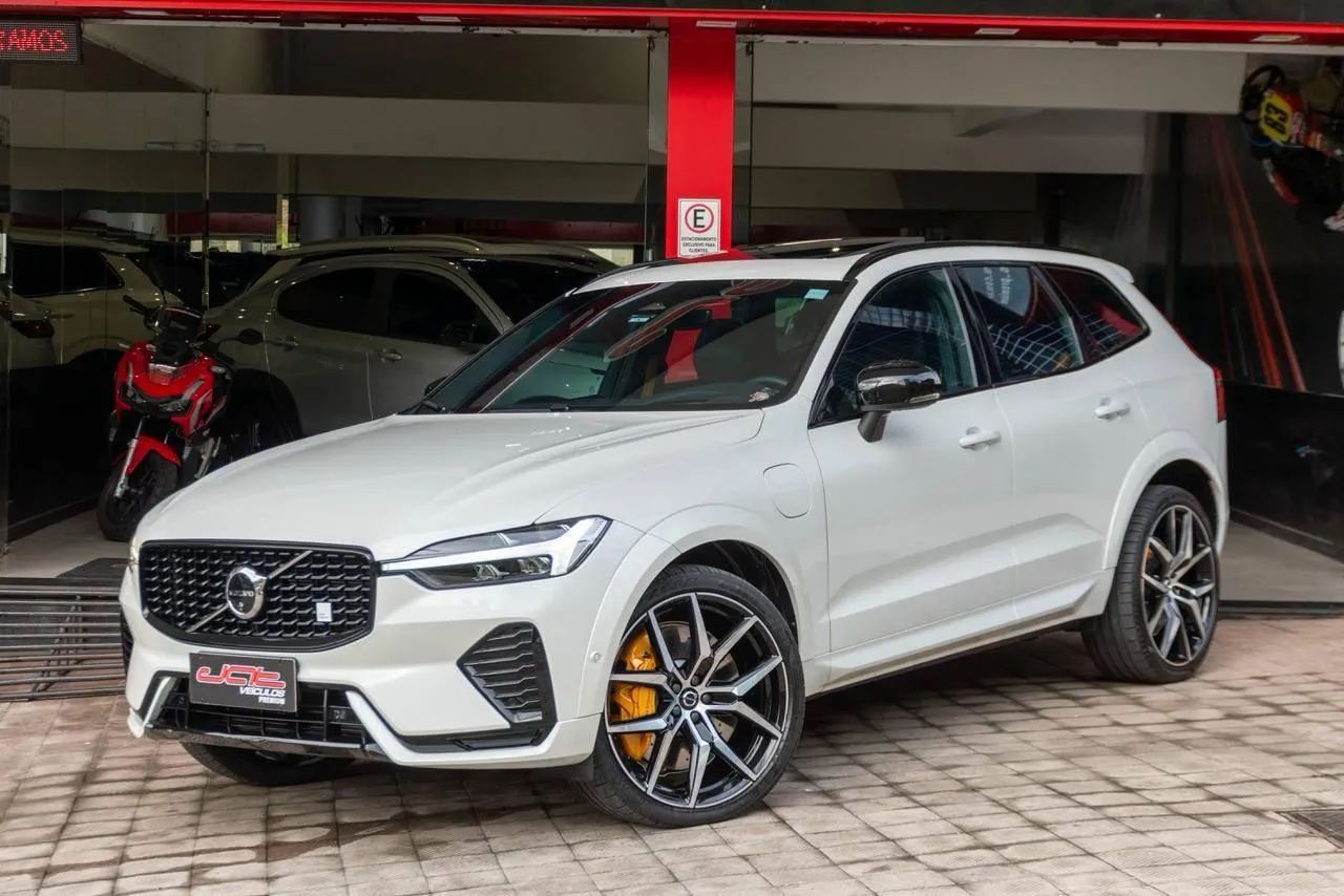 Volvo XC-60 T-8 Pol. Eng. 2.0 AWD (híbrido) 2024 - Foto 3