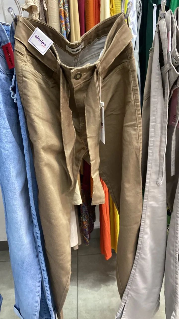 Calça mom Jeans Feminina Bege  - Foto 4