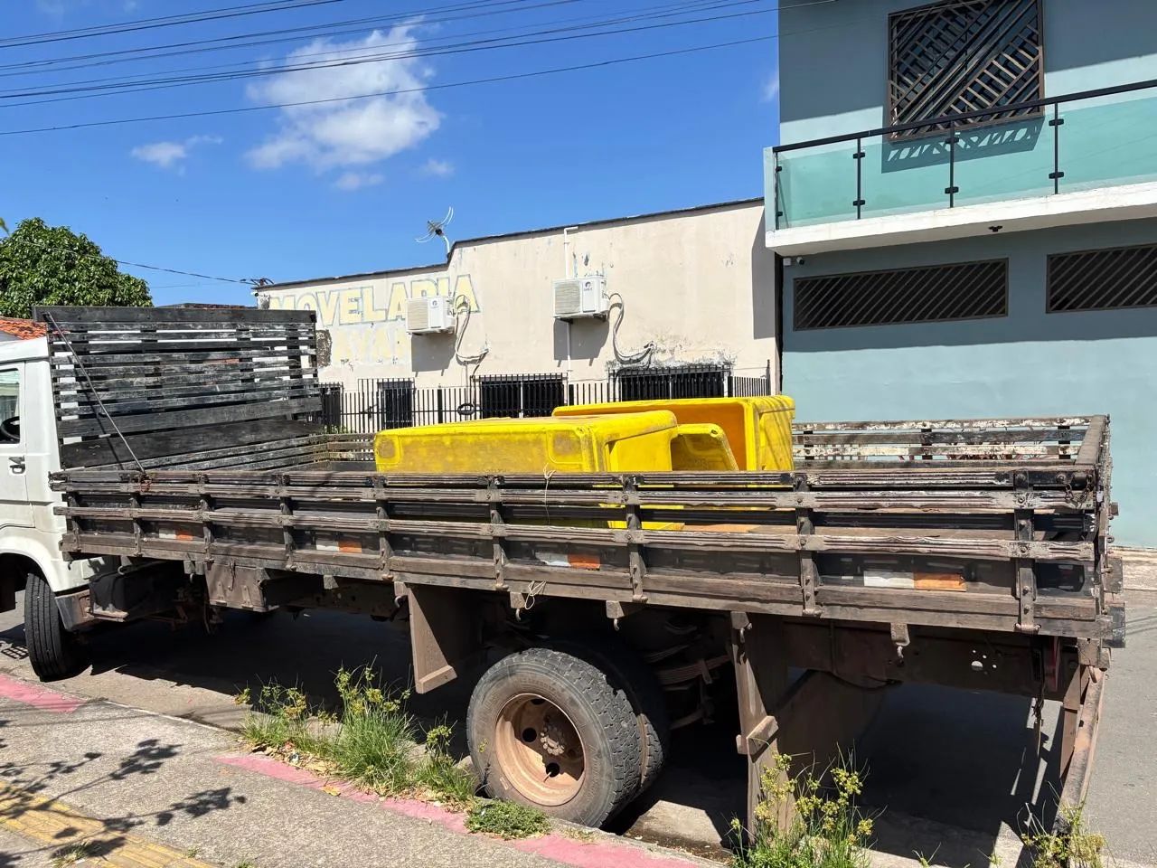 CARROCERIA DE MADEIRA 5,5 M CAMINHÕES 3/4 - Foto 2