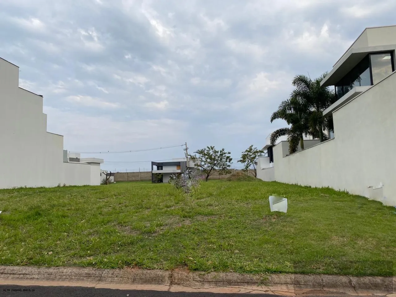Terreno em Condomínio para Venda em Guarantã, Condomínio Villa Flora II