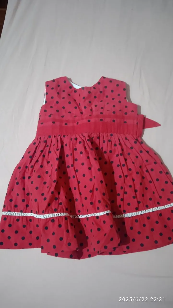 Vestido infantil rodado de bolinhas