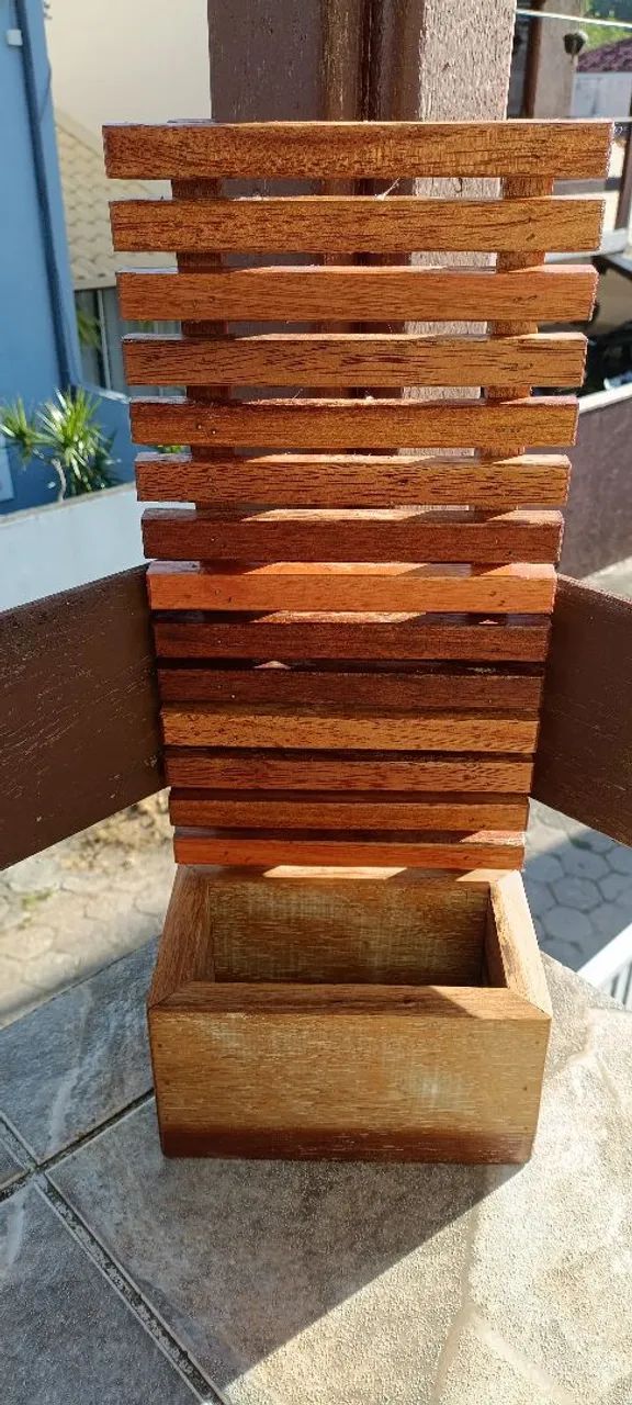 Vaso de madeira para plantas