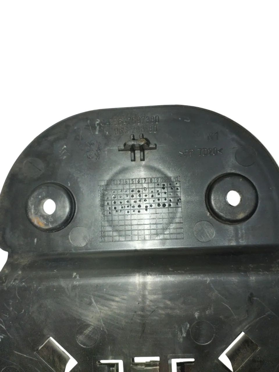 Moldura Traseira Compartimento Citroen C4 2012  *0 - Foto 3