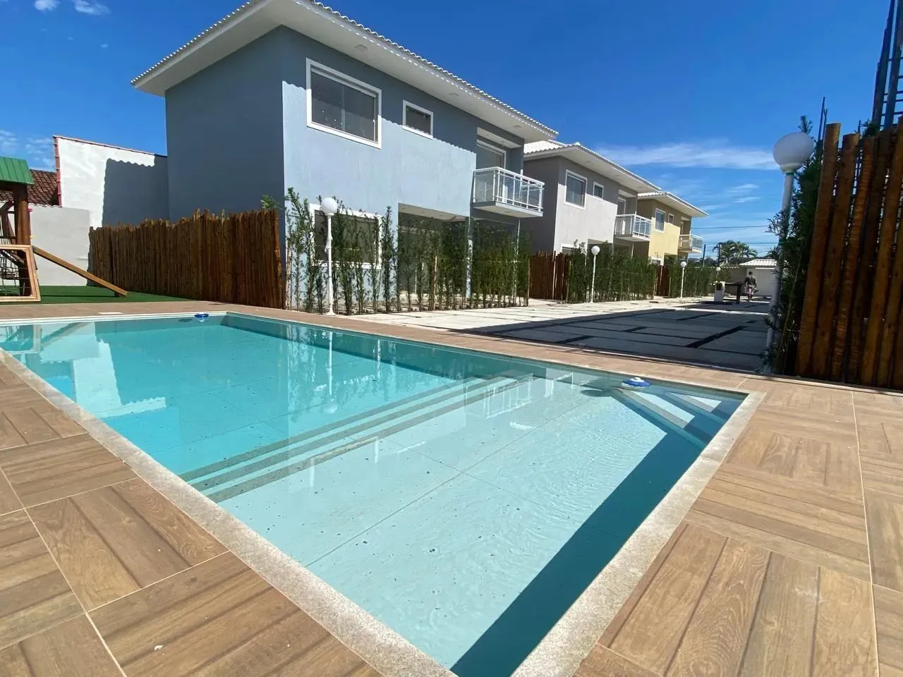 Casa duplex em condomínio de alto padrão, em Itaúna
