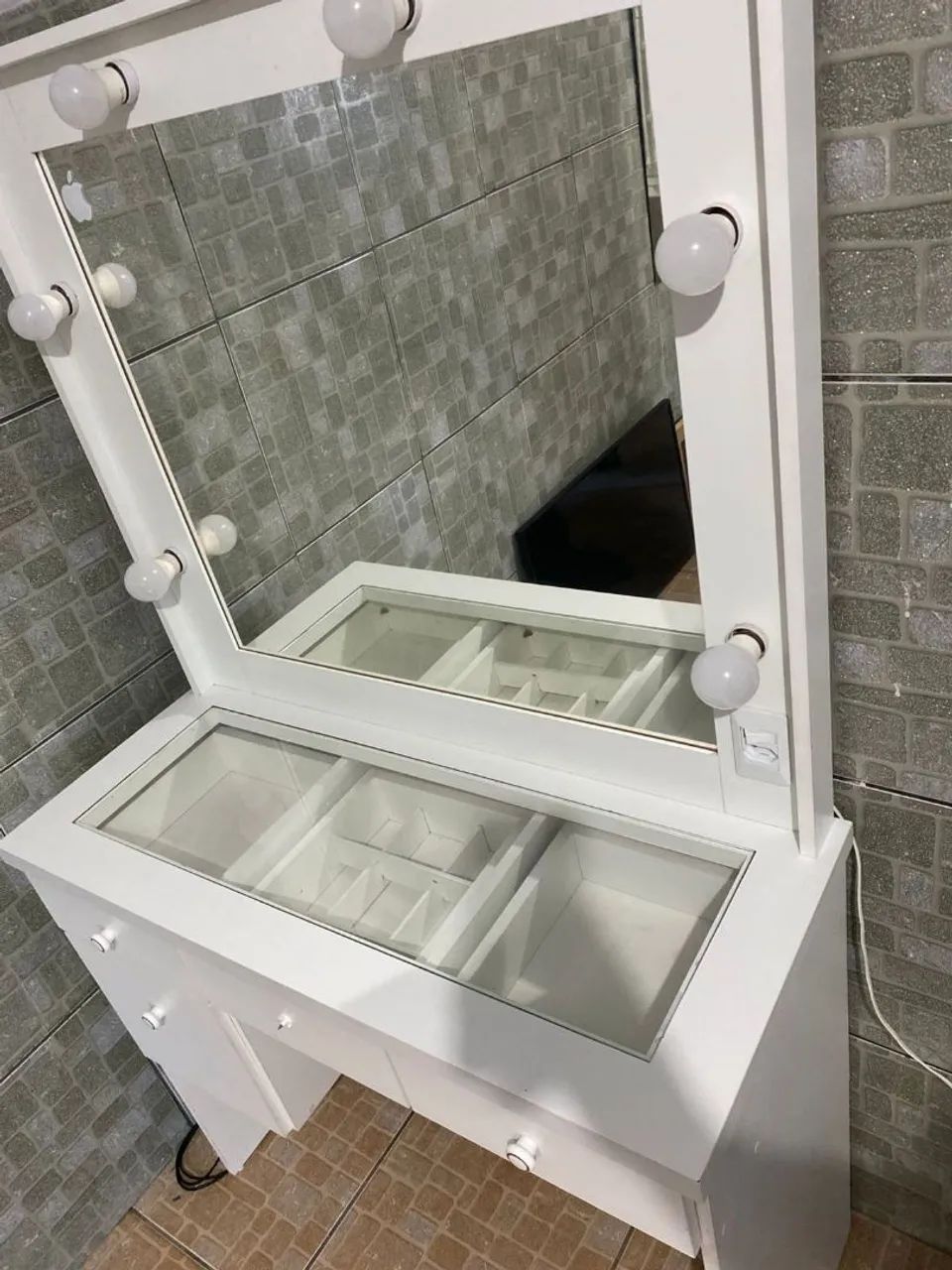 Vendo penteadeira 4 portas 64842039298819120