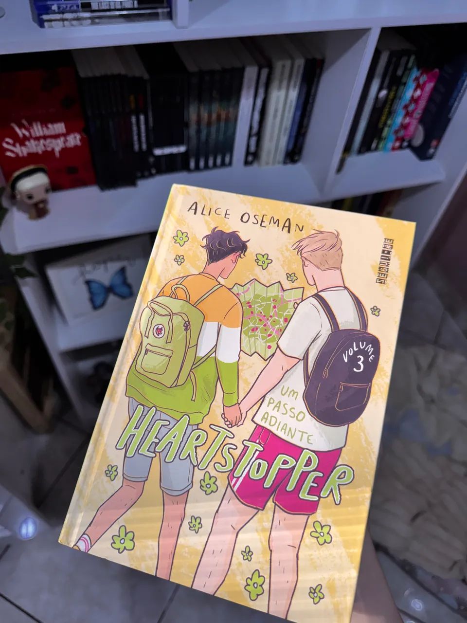livro heartstopper volume 3
