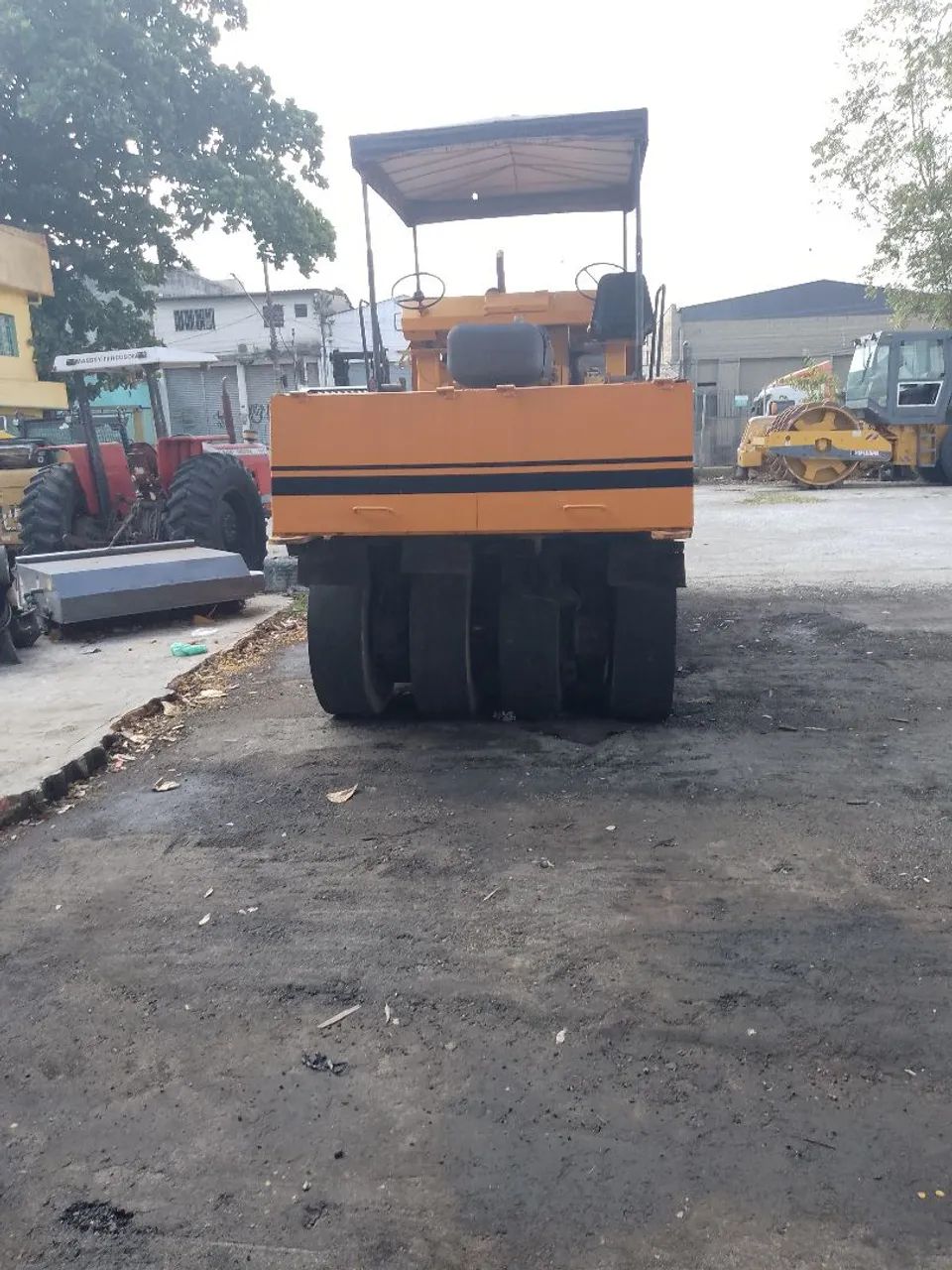 Rolo compactador de asfalto