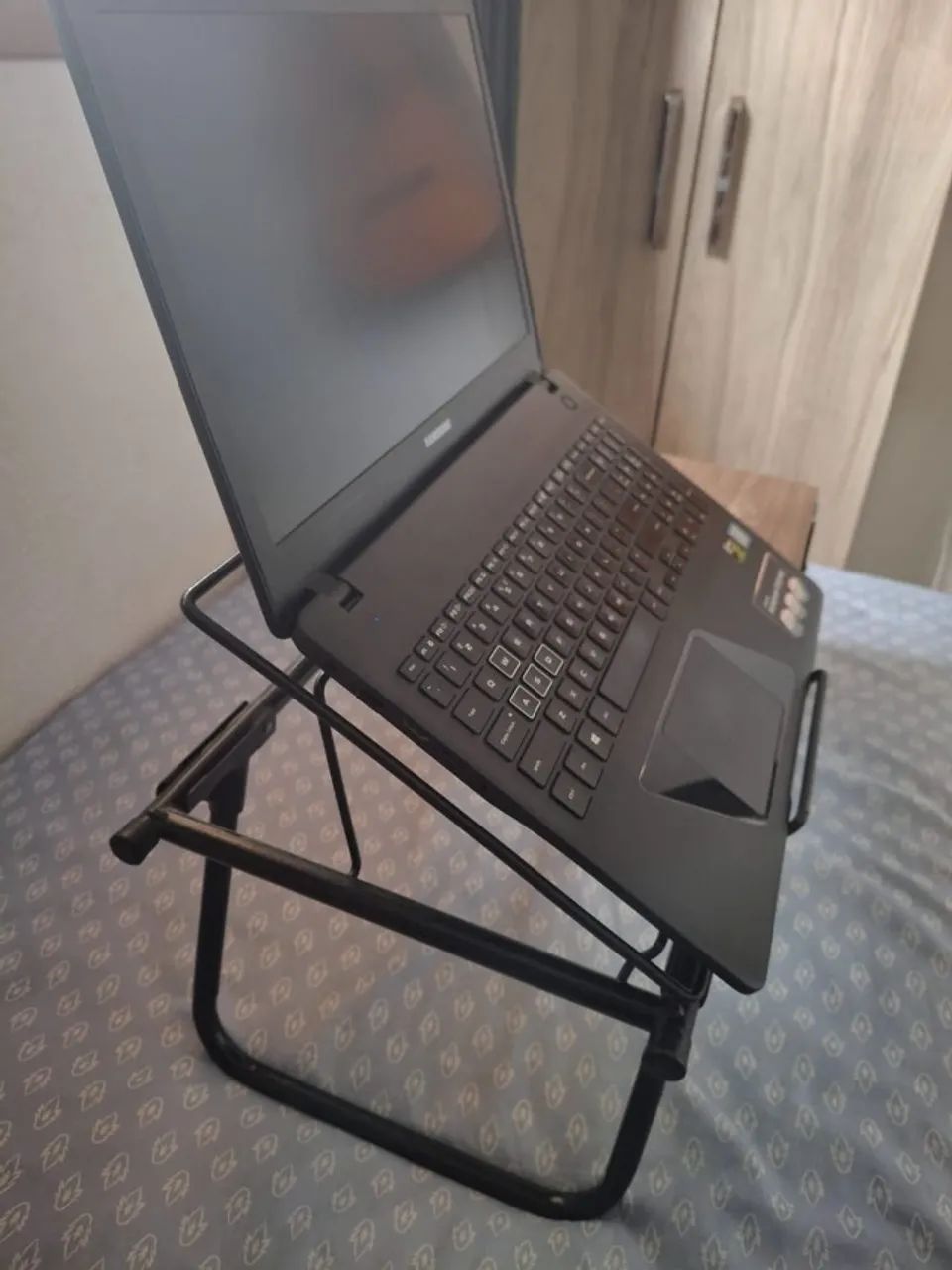 Suporte para Notebook Colo Dobrável Aramado com Madeira - Foto 5