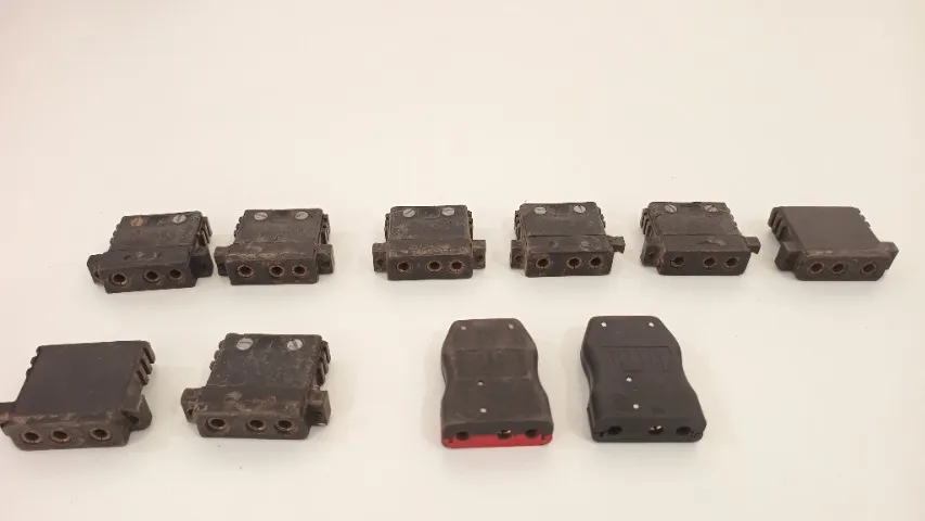 Lote com 10 Plugs Tomada Ptv fêmea de 15A E 20A ( Cinema, Estúdio E Tv ) UsadoS