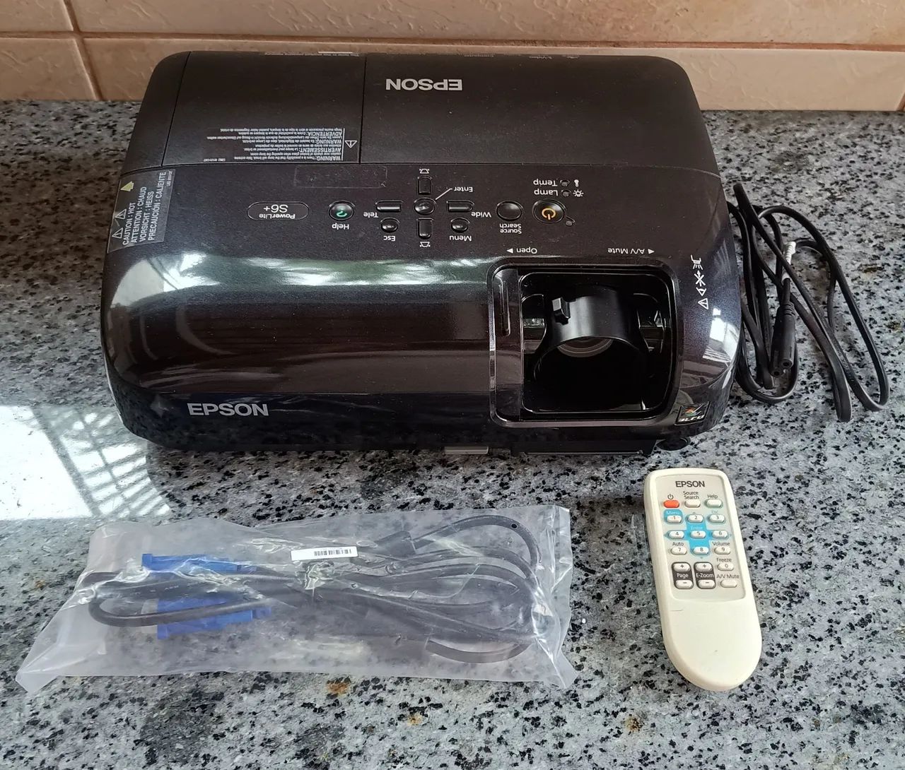 Vendo Projector Epson Power lite S6+, com controle, 2200 lúmens, funcionando. Leia. - Foto 6