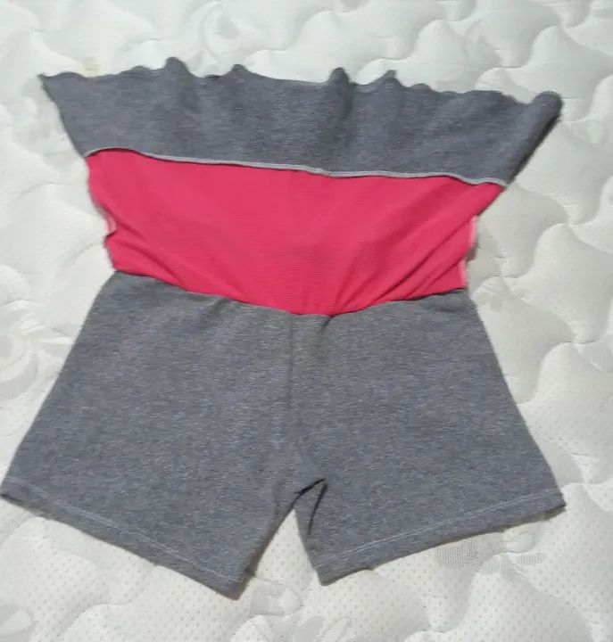 Conjunto Top e Saia Cinza e Rosa para Treino - Foto 4