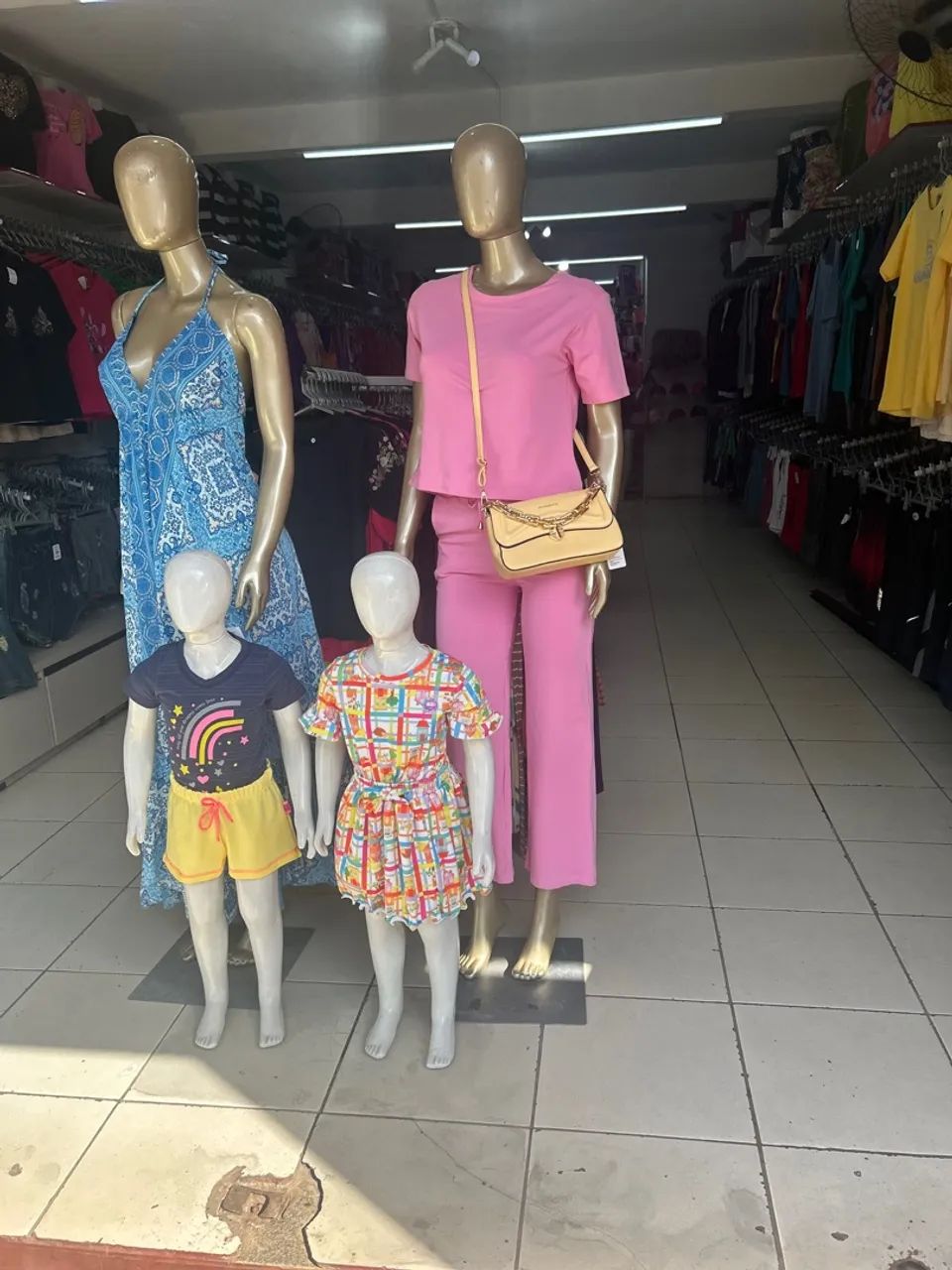 Vendo loja de Roupa confecção completa 