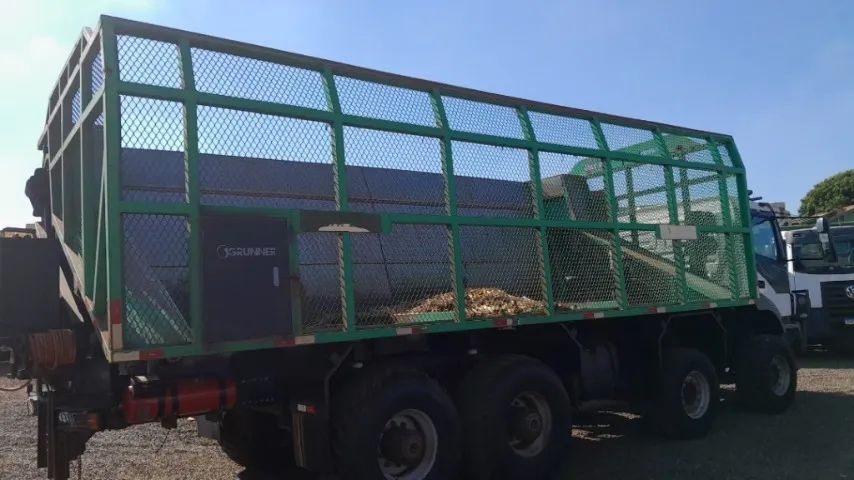 caminhão autônomo MB 3131 8x4 c/ pneu alta flutuação + transbordo santa izabel de 21 ton - Foto 5