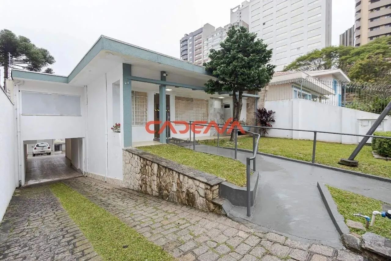 Casa com 5 quartos e 5 vagas à venda no Bigorrilho