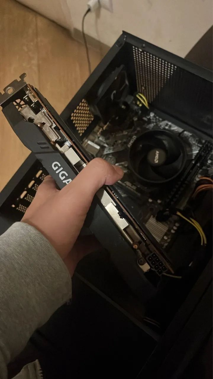AMD RX 5500xt 4gb com defeito