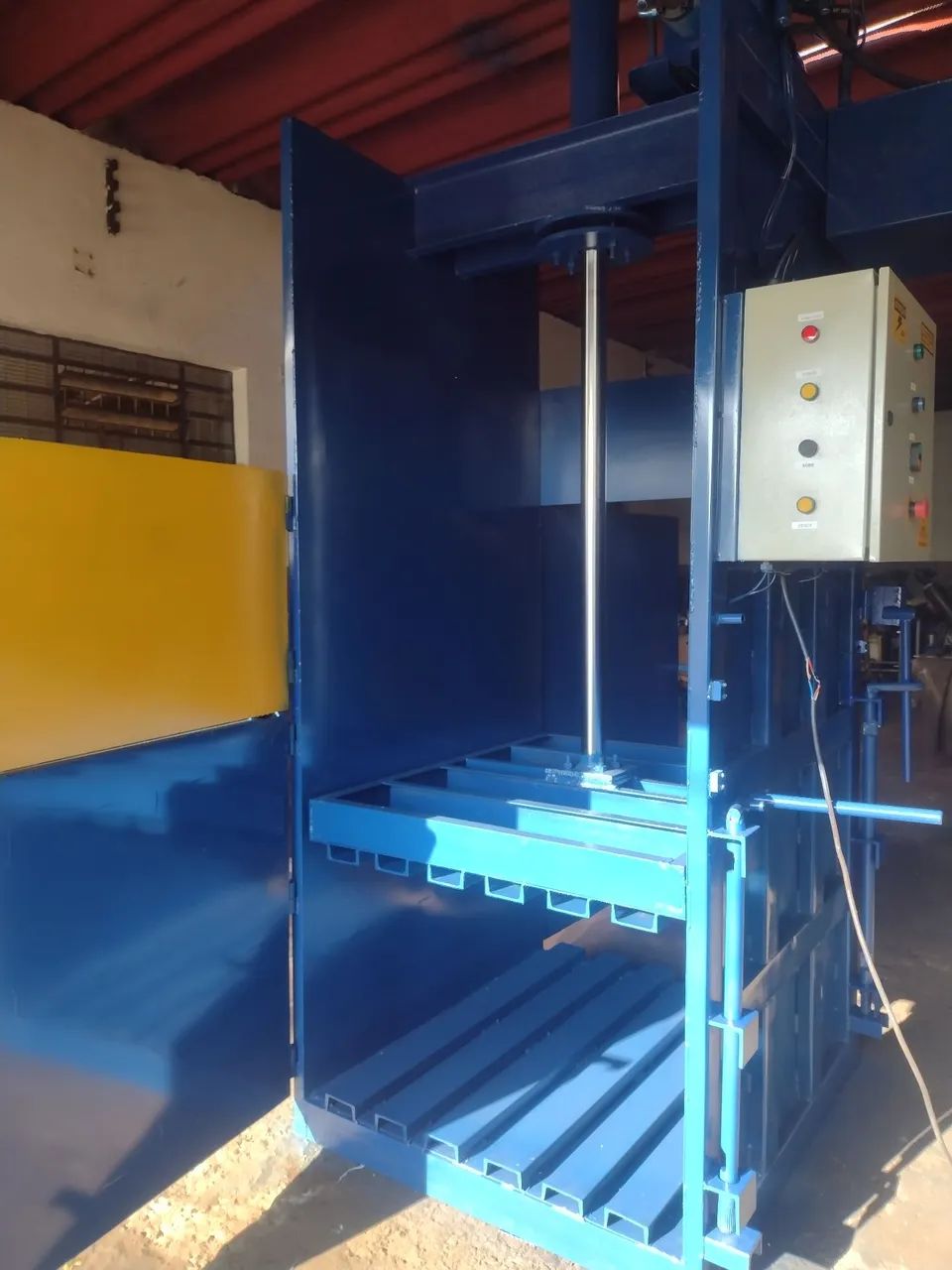 Prensa para sucata industrial. F 300 - Foto 3