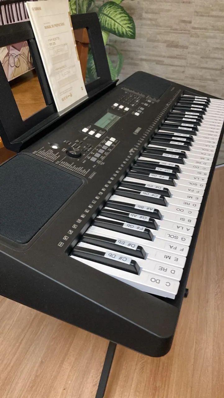 Teclado Yamaha PSR-E373 61 teclas (preto) + Tripé - Foto 3