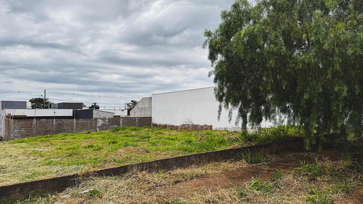 Lote/Terreno para venda possui 400 metros quadrados em Jardim Oriental - Maringá - Paraná