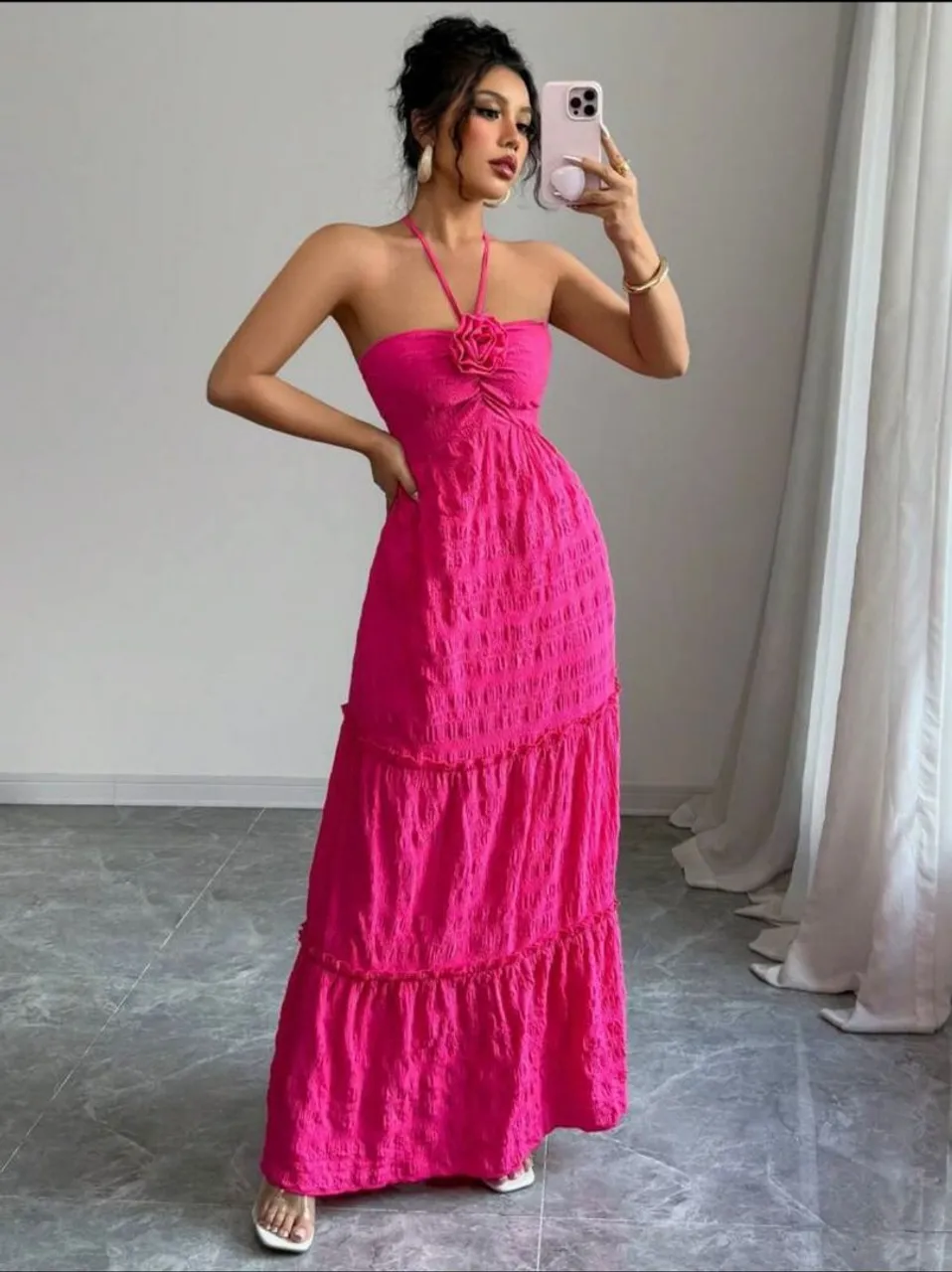 Vestido Longo Rosa com Detalhe Floral