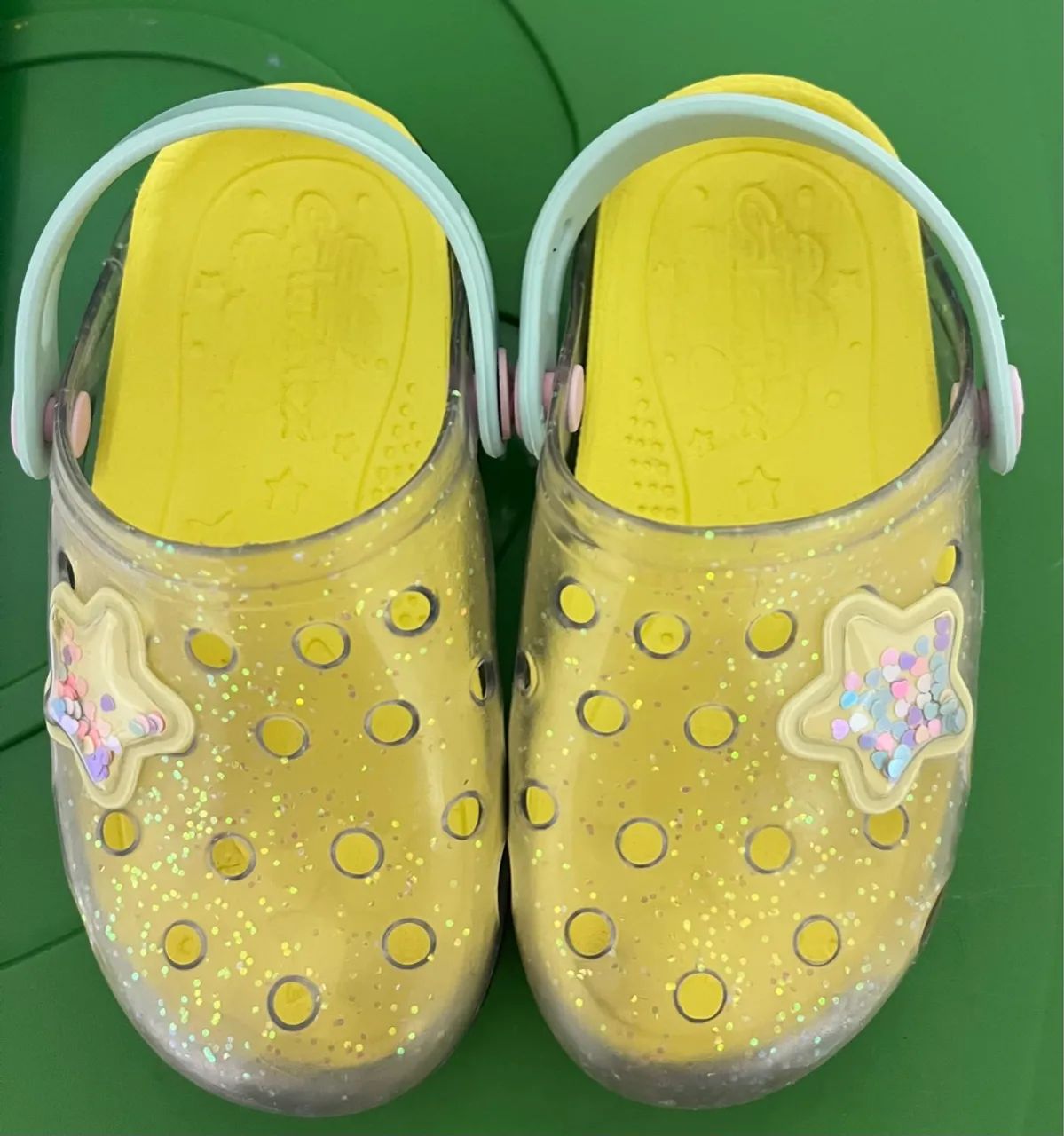 Sandálias Infantil - Tamanhos 23/24.