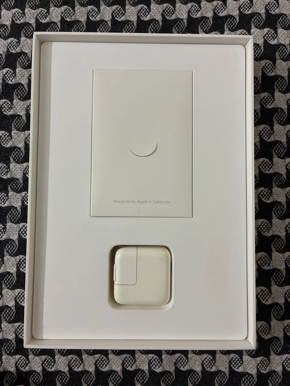 Ipad 5º geração com caixa - Foto 5