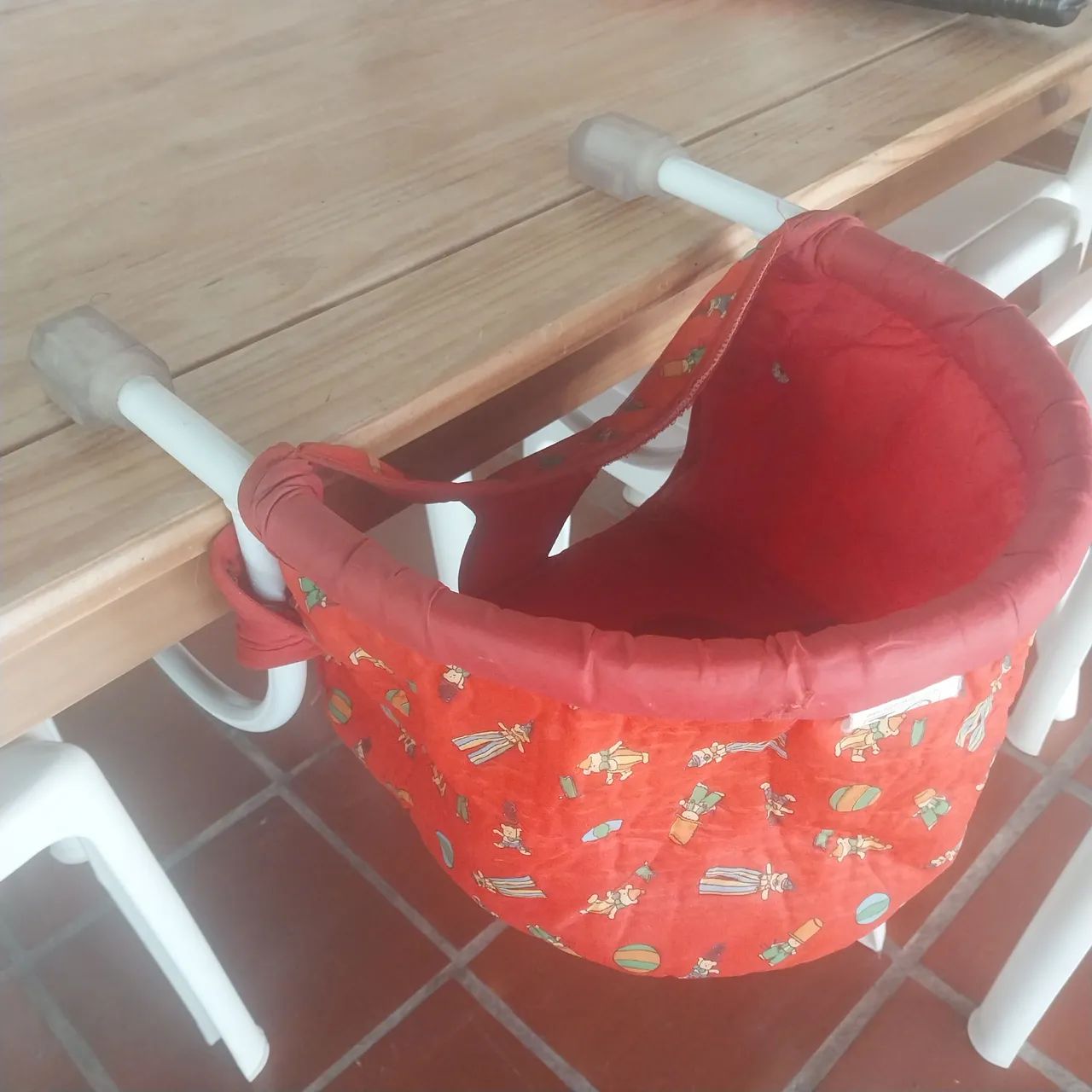 Cadeirinha de bebê para mesa - ideal para refeições - Retirar Bairro Ideal/Novo Hamburgo