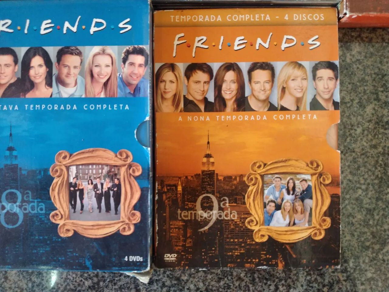 Lote com 7 box de DVDs friends por 30,00  - Foto 2