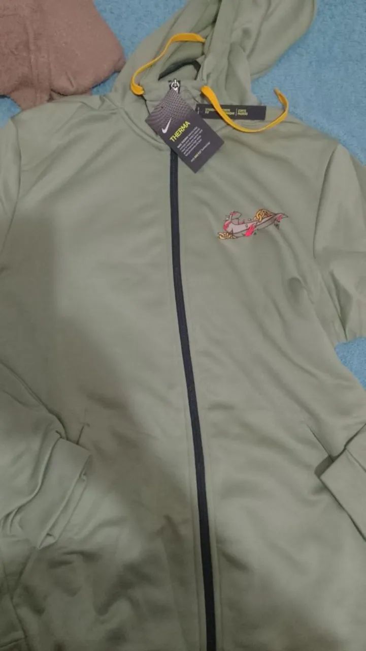 Jaqueta Nike Therma Verde com Capuz