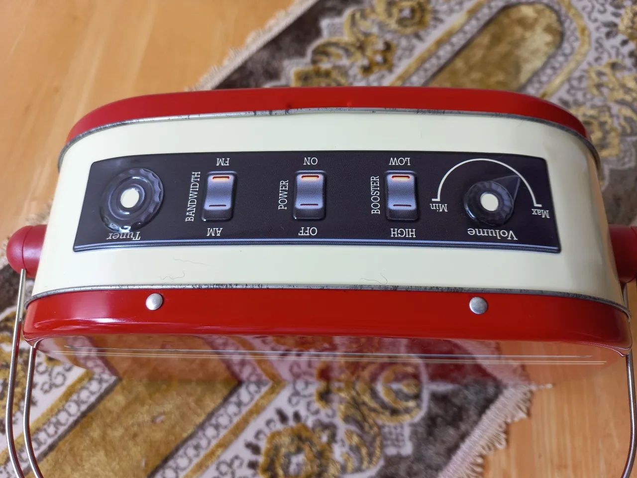 LATINHA EM FORMA DE RÁDIO RETRÔ  - Foto 5