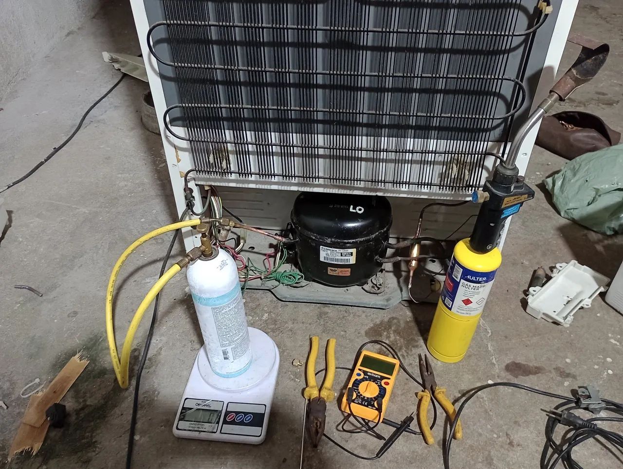 Técnico de geladeira e máquinas de lavar 