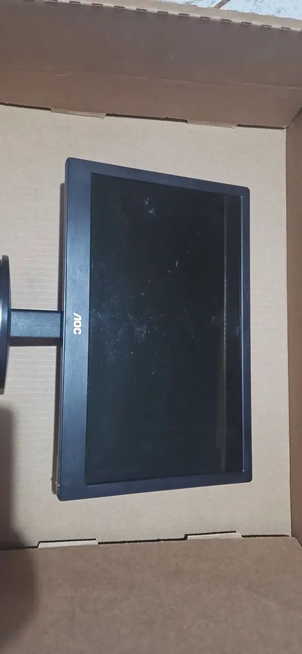 Monitor AOC 15.6 " polegadas 250,00