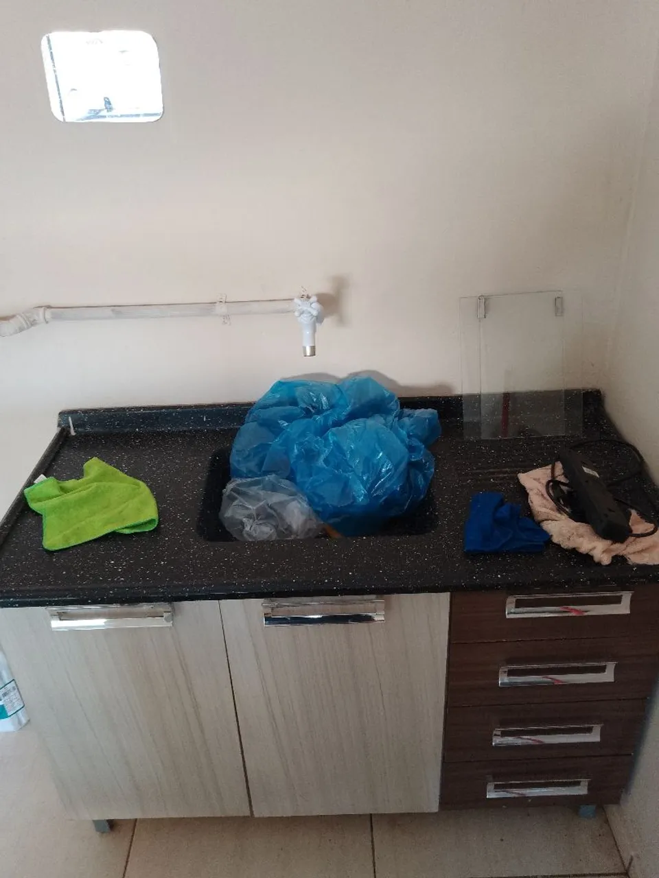 Balcão de cozinha em ótimo estado